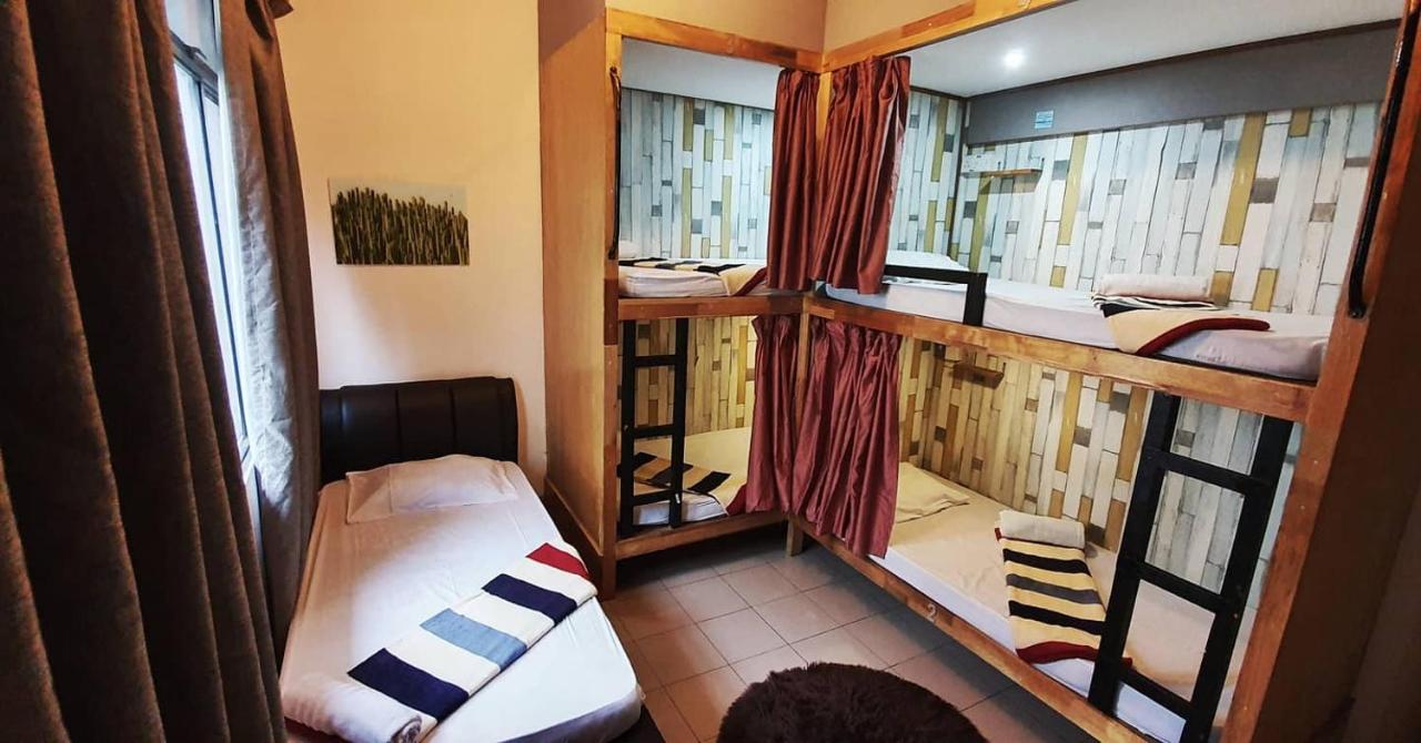 הוסטל קוטה קינבלו Escape Backpackers Kk מראה חיצוני תמונה