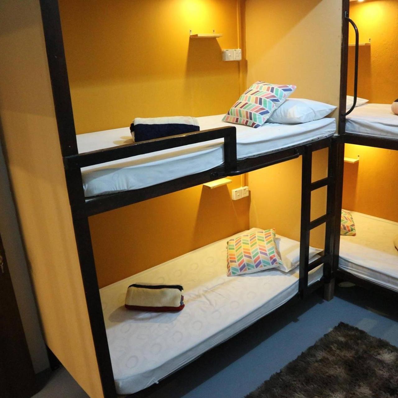 הוסטל קוטה קינבלו Escape Backpackers Kk מראה חיצוני תמונה