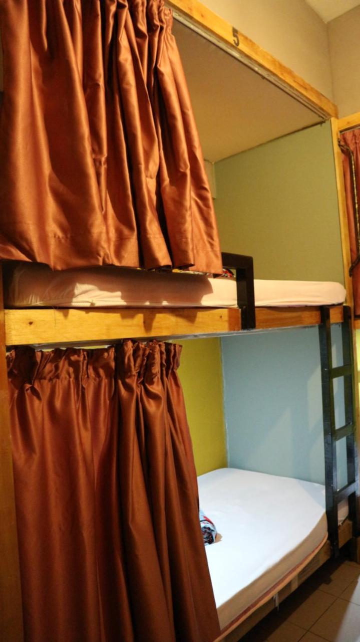 הוסטל קוטה קינבלו Escape Backpackers Kk מראה חיצוני תמונה