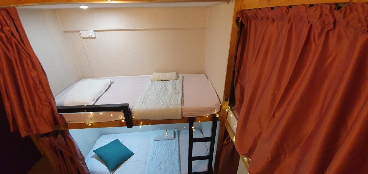 הוסטל קוטה קינבלו Escape Backpackers Kk מראה חיצוני תמונה